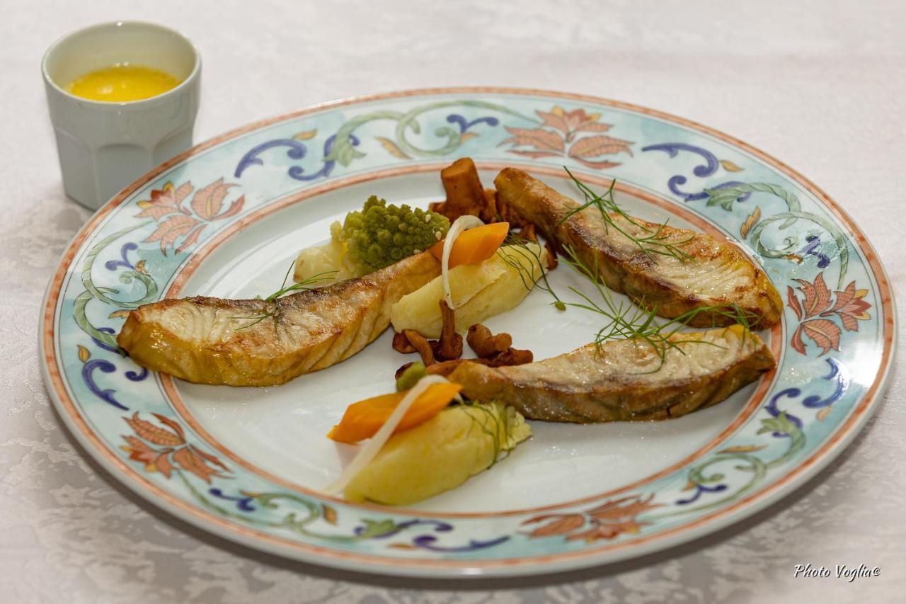 Logis Auberge Le Colombien - Hotel Et Restaurant Вілландрі Екстер'єр фото