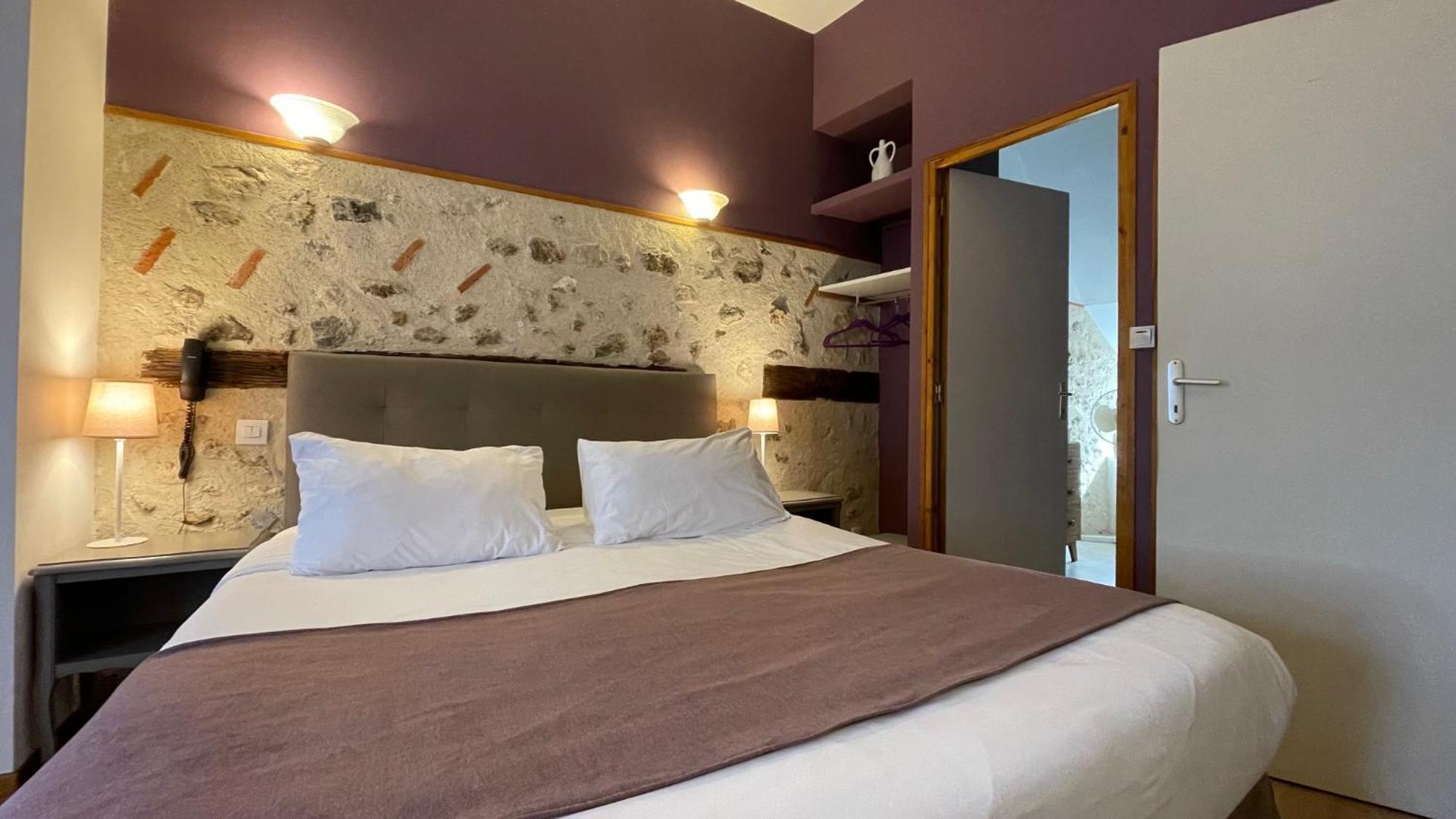 Logis Auberge Le Colombien - Hotel Et Restaurant Вілландрі Екстер'єр фото