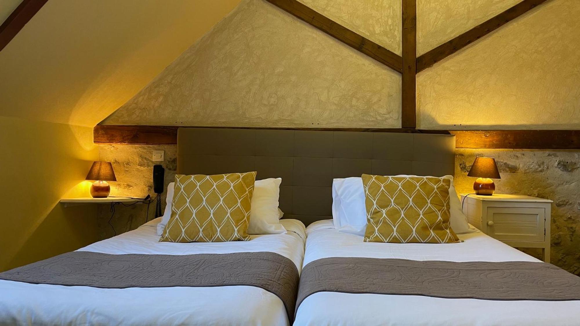 Logis Auberge Le Colombien - Hotel Et Restaurant Вілландрі Екстер'єр фото
