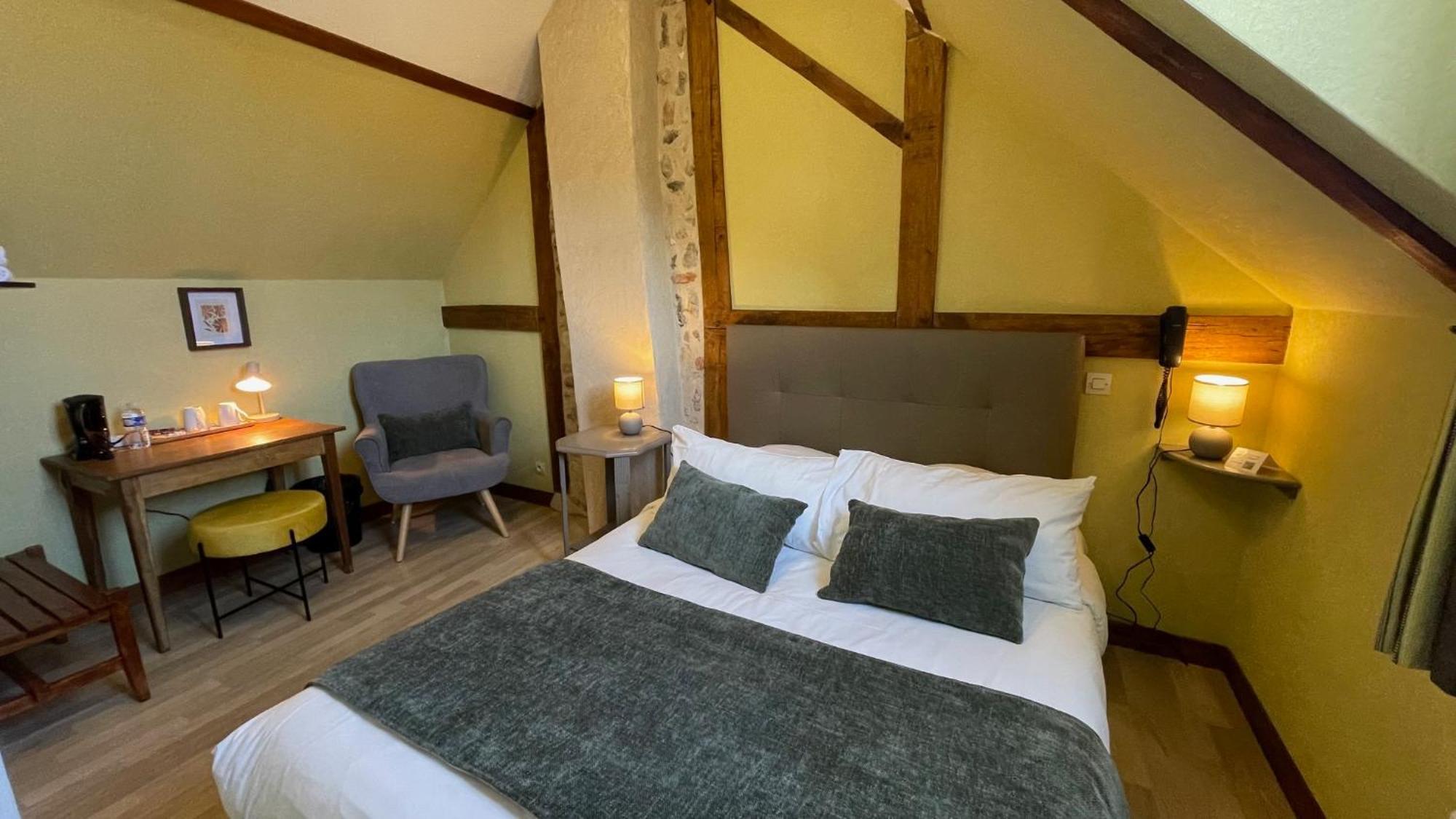 Logis Auberge Le Colombien - Hotel Et Restaurant Вілландрі Екстер'єр фото