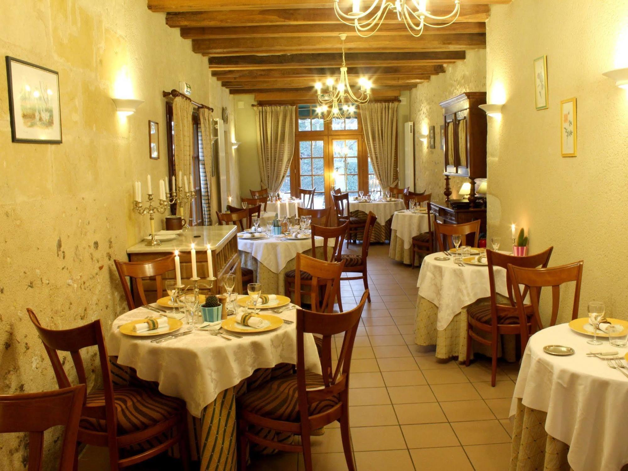 Logis Auberge Le Colombien - Hotel Et Restaurant Вілландрі Екстер'єр фото
