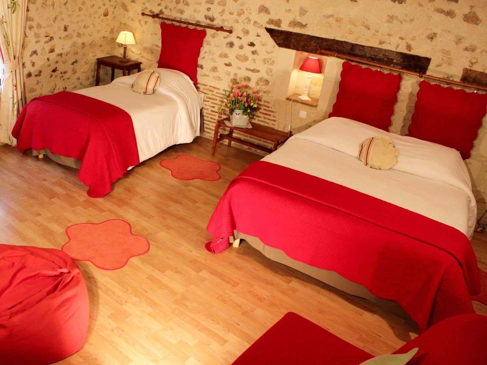 Logis Auberge Le Colombien - Hotel Et Restaurant Вілландрі Екстер'єр фото